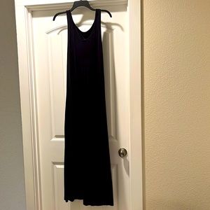Garnet hill tank style maxi tank style dress with a slight hi-lo hem.